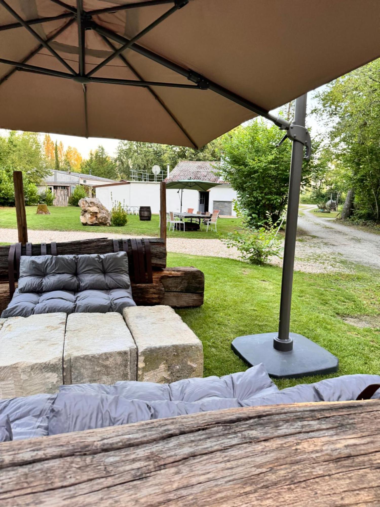 Вилла Au Coeur Du Vignoble Cognacais Gondeville Экстерьер фото